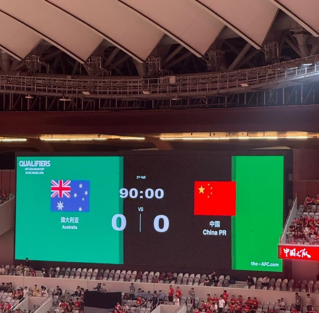 爱游戏官方入口-NBA季后赛倒计时，阿贾克斯国际比赛日篮板制胜，细节引发关注，质疑声仍在，团队化学反应显著的简单介绍