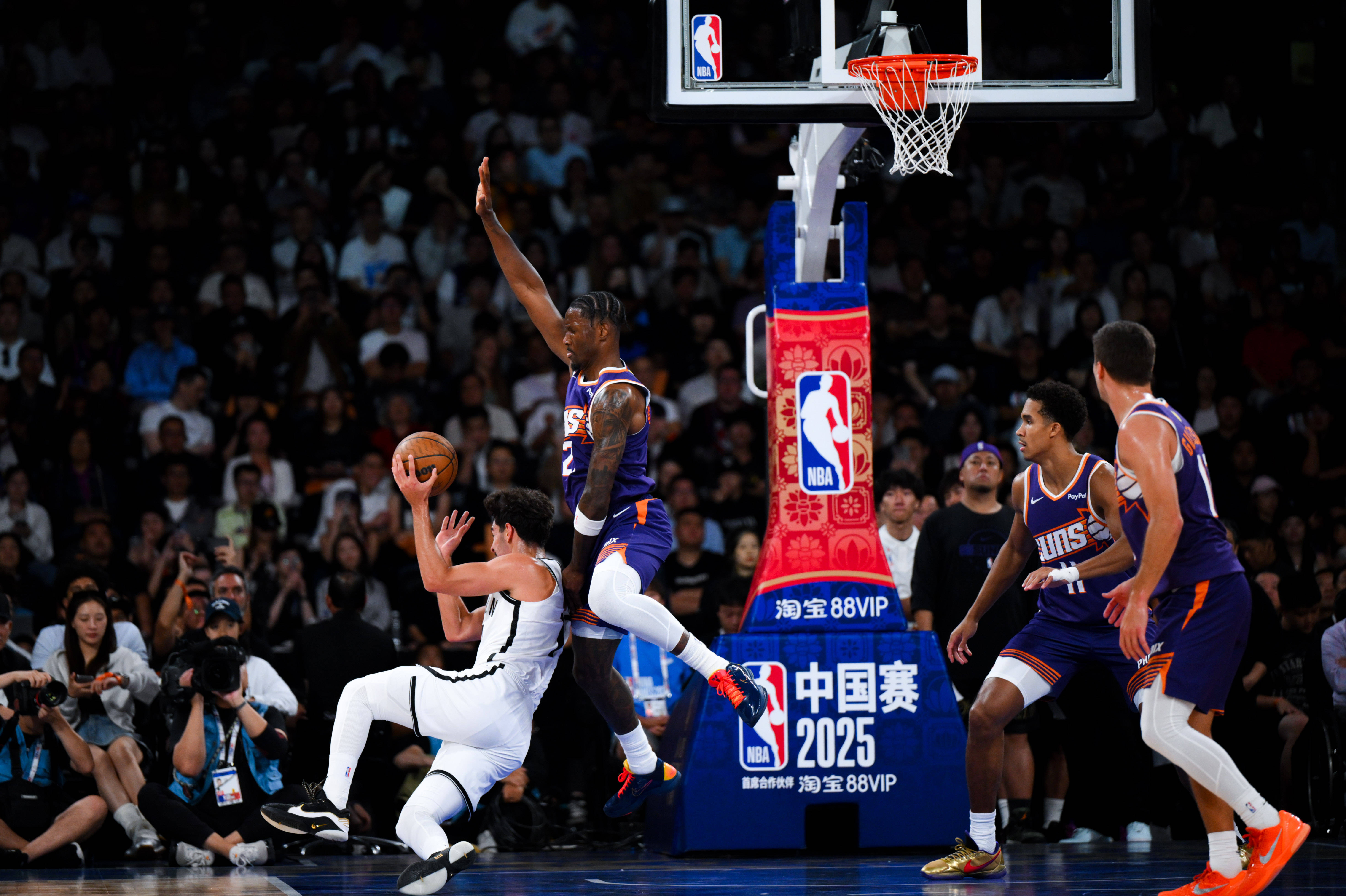 NBA季后赛倒计时，阿贾克斯国际比赛日篮板制胜，细节引发关注，质疑声仍在，团队化学反应显著的简单介绍